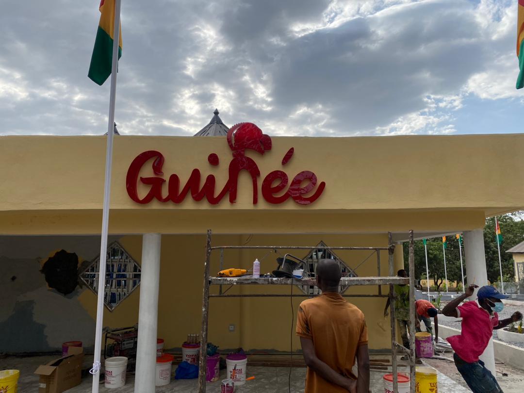 Enseigne lumineuse Guinée