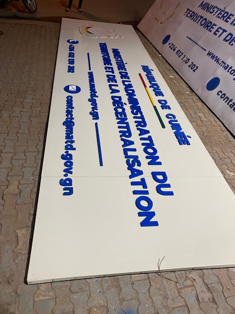 Panneau lettres en relief MATD